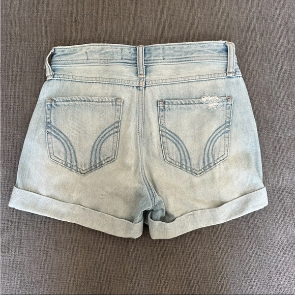 Hollister High Rise Boyfriend Shorts - Picture 3 of 3